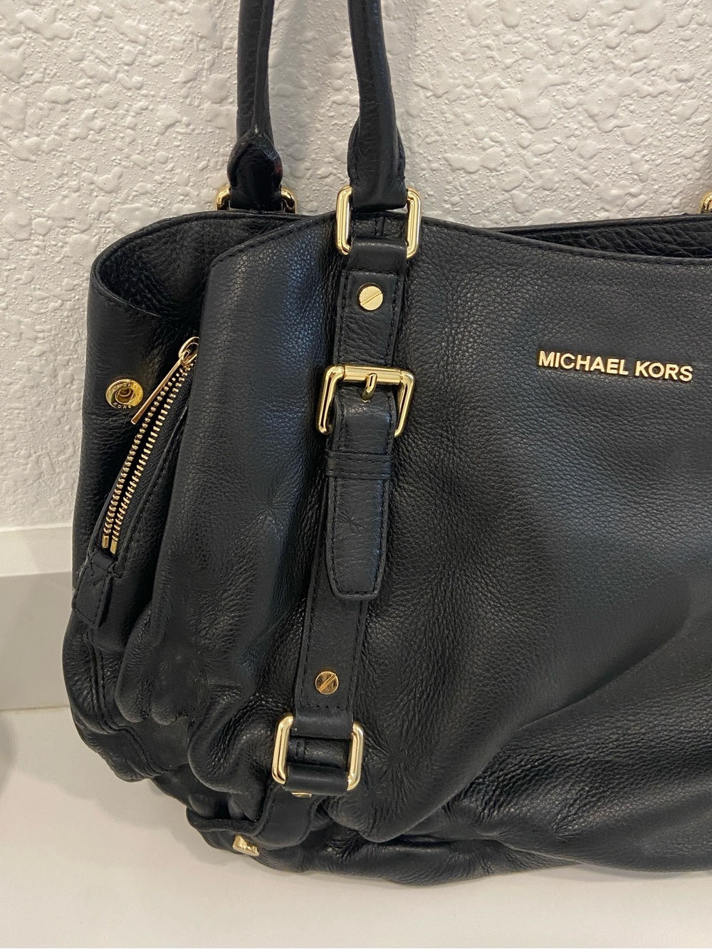 Michael Kors Bowling Black Pebbled Leather Shoulder Bag with Gold Hardware - Picture 3 of 7